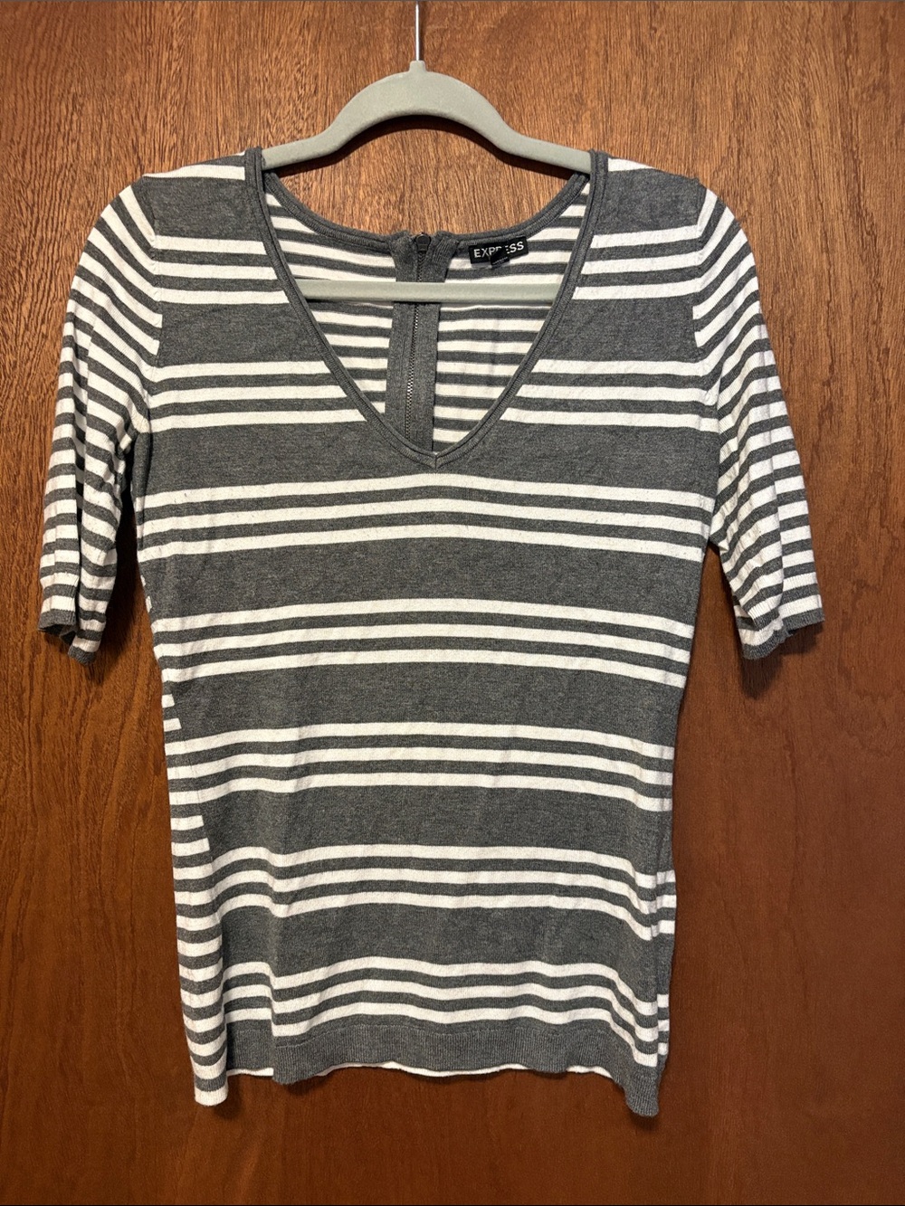 Express Gray & White Striped V-Neck Short Sleeve Top